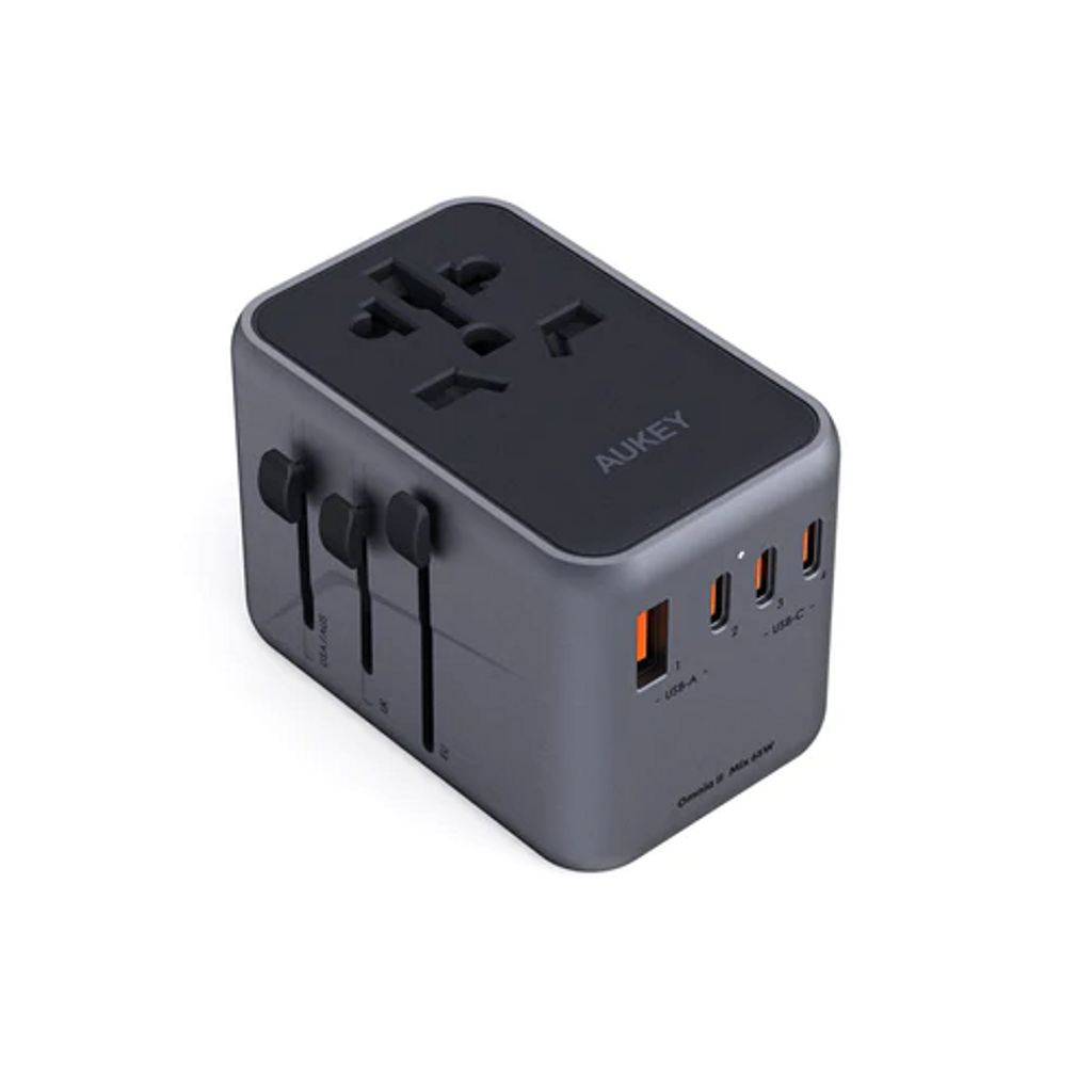 Aukey Universal Reseadapter med USB-portar, 65W - Svart