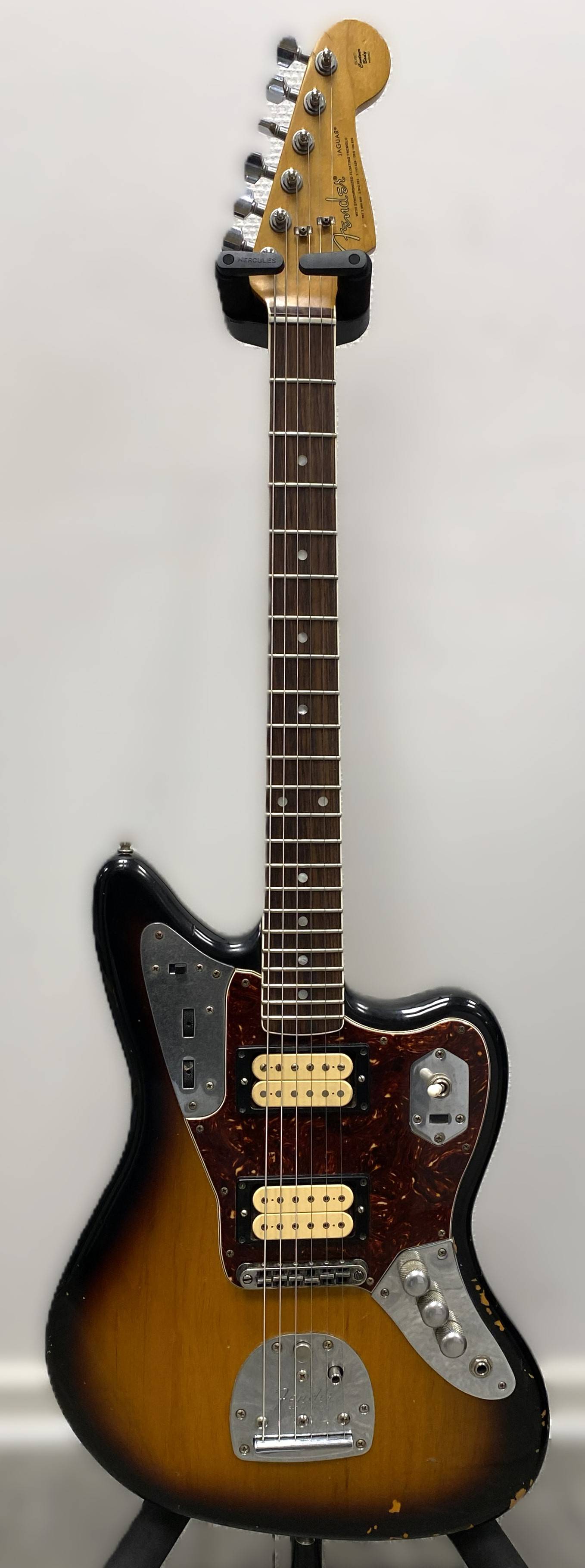(BRUGT) Fender Kurt Cobain Road Worn Jaguar 2012 3 color Sunburst