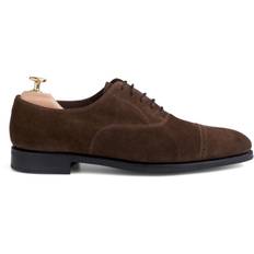 Skolyx brogue cap toe Oxfords i mellembrun ruskind