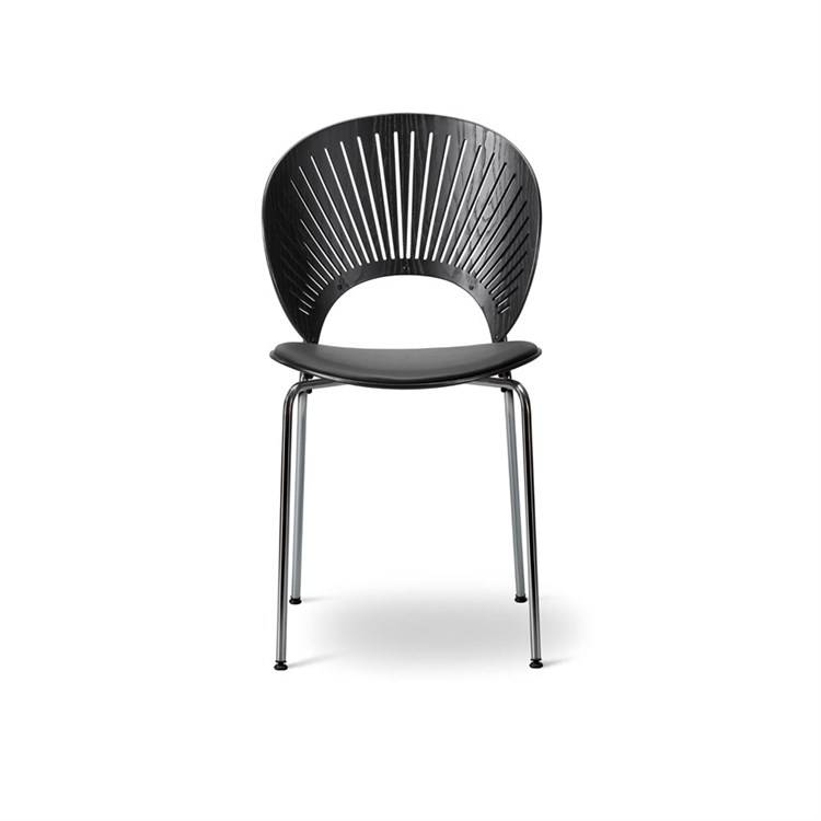 Fredericia Furniture Trinidad Stol m/ Sitsklädsel Krom SvartLackerad Ask m/Läder 301 Svart