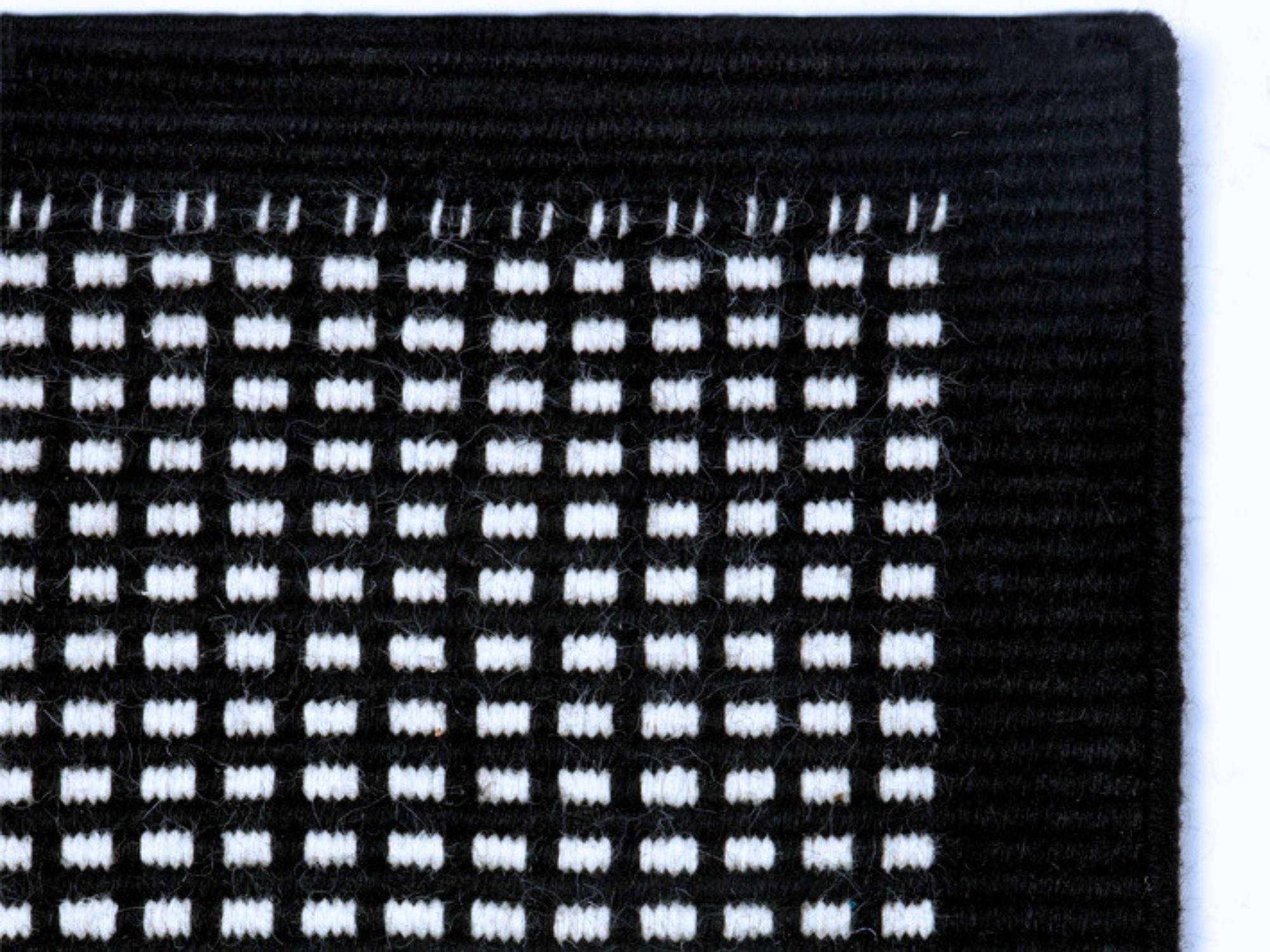 C. Olesen - Luxor tæppe - B250 x L350 cm / Midnight/White