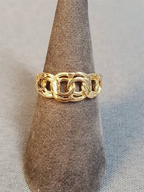 Bismarck ring 18K