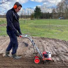 HECHT Benzin Gartenhacke Effektive Bodenbearbeitung mit 25 cm Arbeitsbreite – 2-Takt Motor – 16 Harte Messer – Motorhacke – Bodenfräse – Bodenhacke – Kultivator – zum Garten umgraben und lockern