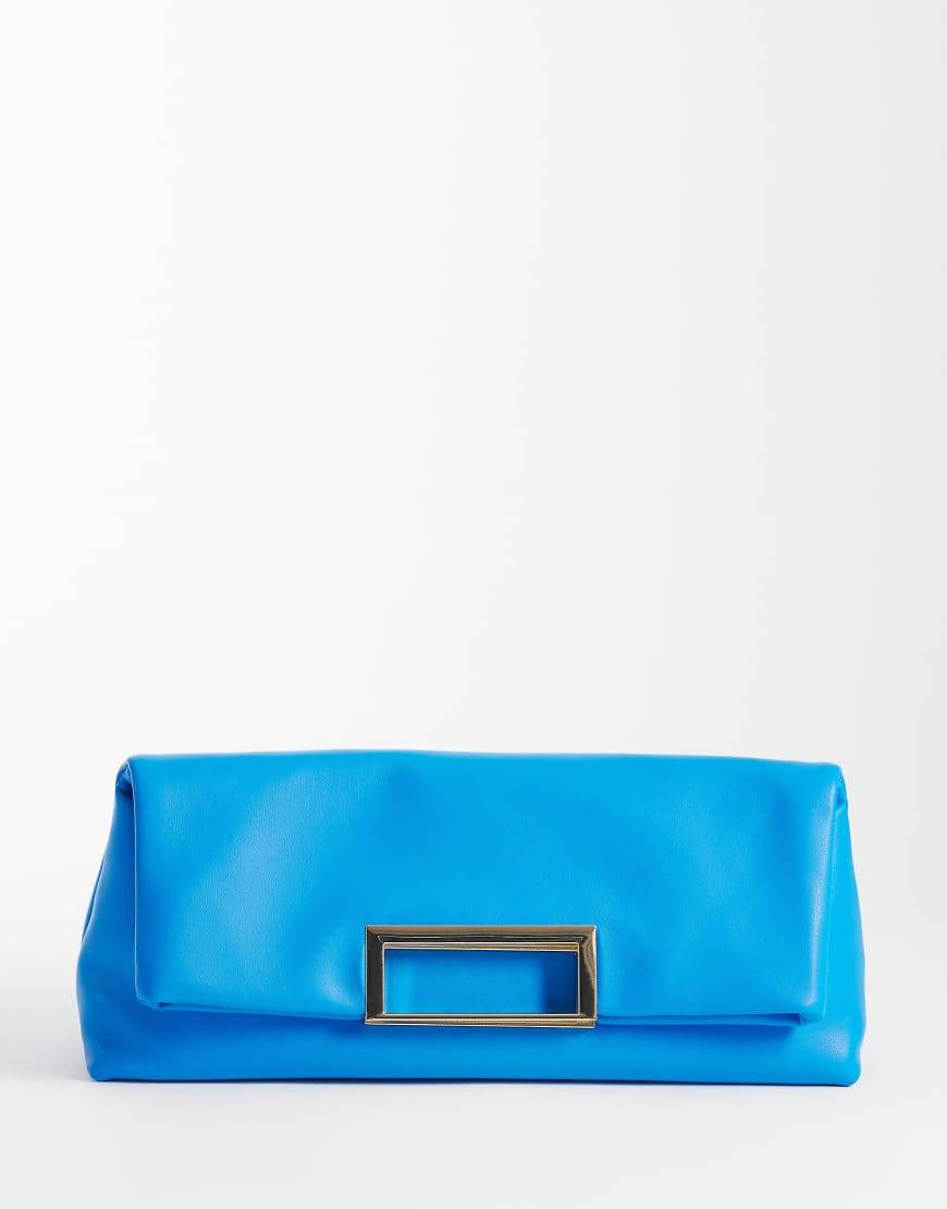 ASOS DESIGN - Blå oversized clutch med metalhank - No Size