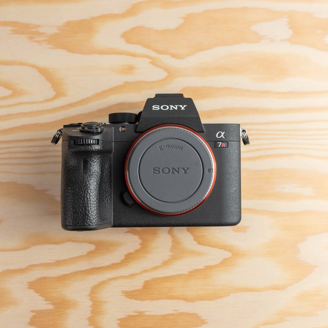 Sony • A7R III Camera Body (Pre-owned)