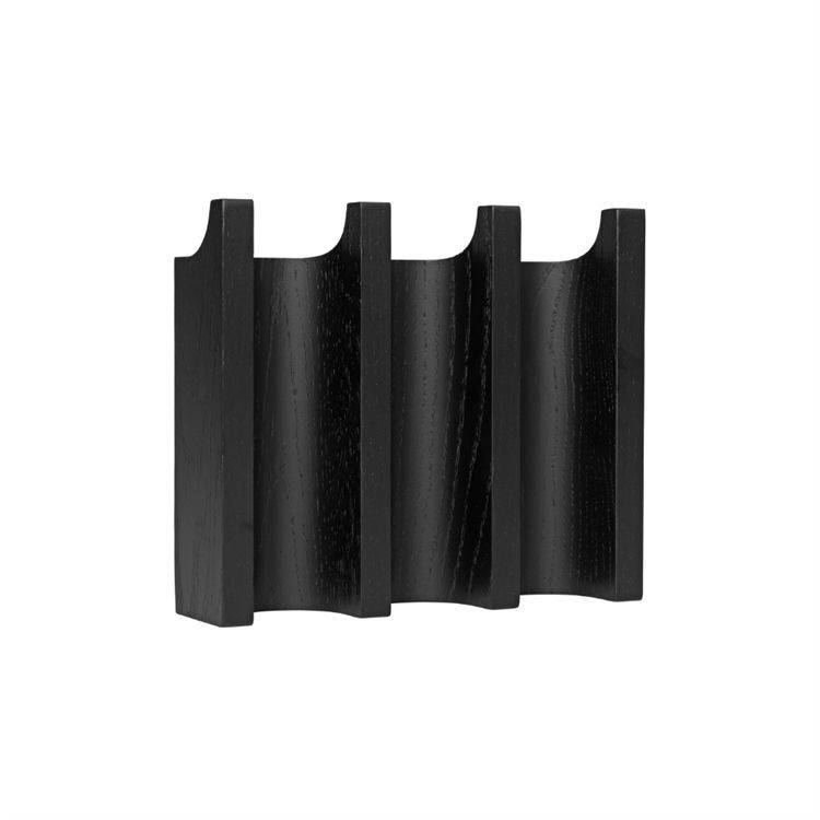 Kristina Dam Studio Column Knagerække Black Lacquered Oak