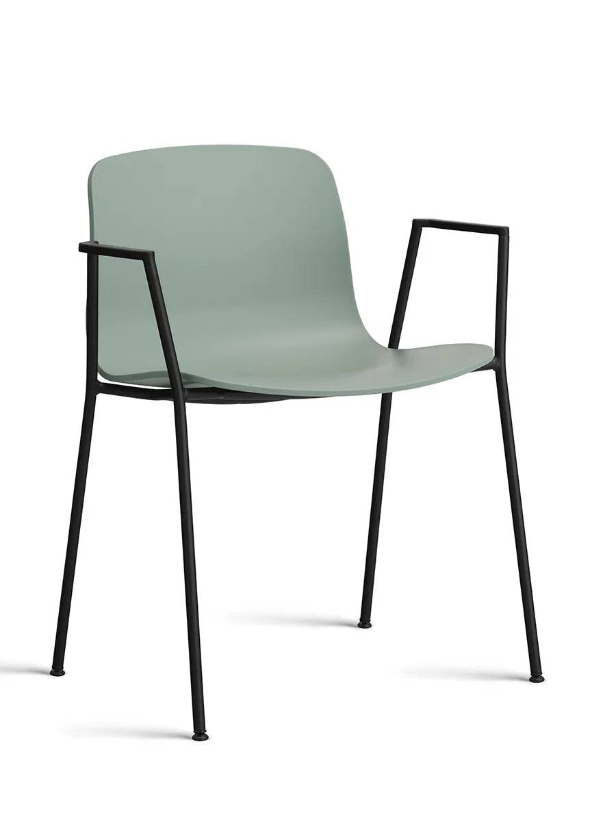 About a Chair AAC18 fra Hay Fall Green / Sort pulverlakeret stål - Jacobsen Plus