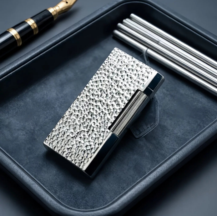 Meteorite Crater Hammered Texture Soft Flame Lighter, Metal Engraved Refillable Butane Gas Lighter, Luxury Smoking Collectible