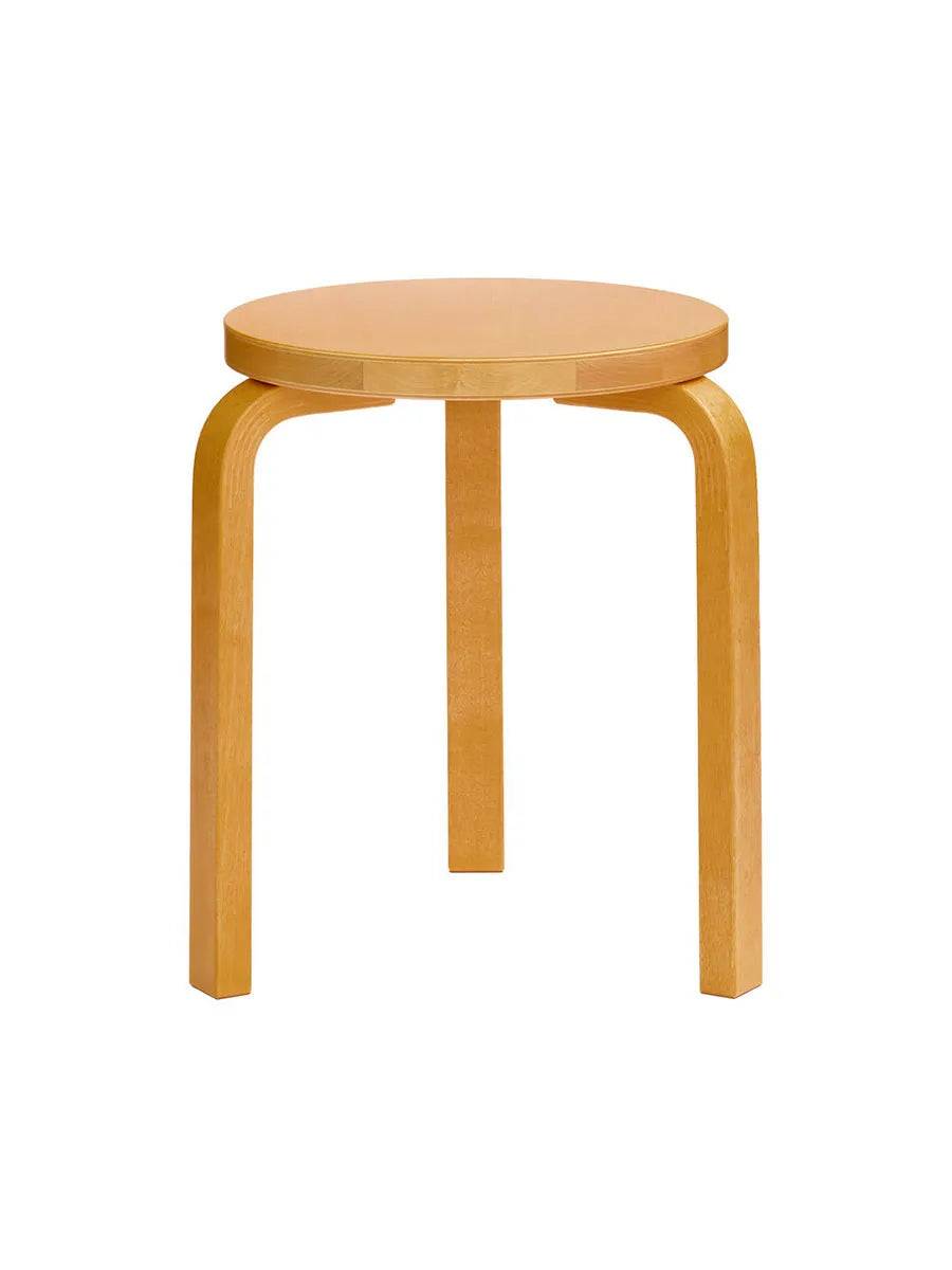 Stool 60, honey stained birk fra Artek - Jacobsen Plus