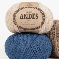 DROPS Andes 9028 Nougat (Mix) Indhold: 65% Peruvian Highland Uld, 35% Superfin Alpaca Garngruppe: E (9 - 11 masker) / 14 ply / super bulky Vægt/længde: 100 g = ca. 90 meter Anbefalede pinde: 9 mm Strikkefasthed: 10 x 10 cm = 10 m x 14 p Håndvask, max 30°C / Tørres fladt / Kan filtes.