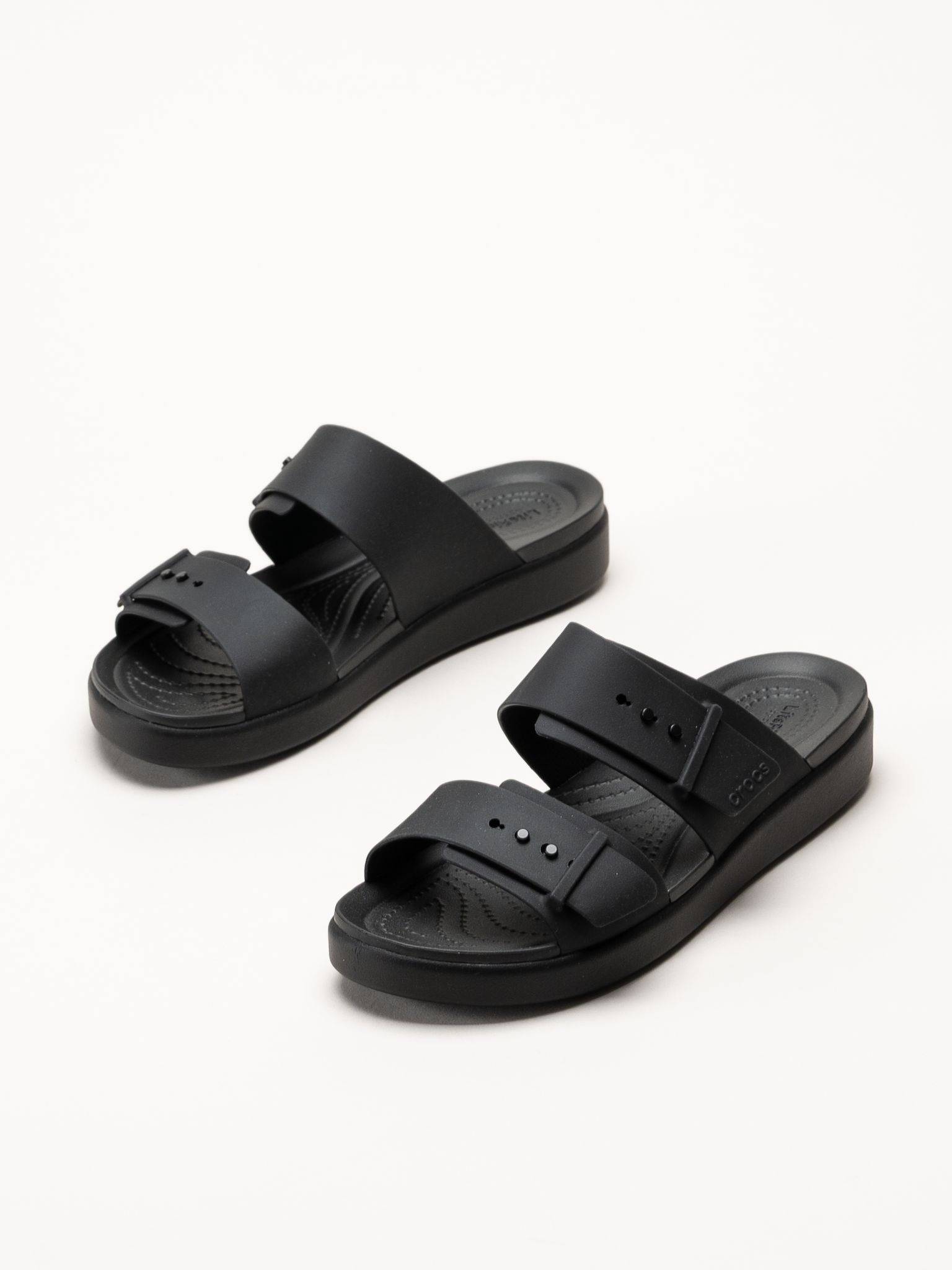 Crocs - Brooklyn Buckle - Svarta slip in tofflor storlek W10 (41-42) Sandaler (W10 (41-42))
