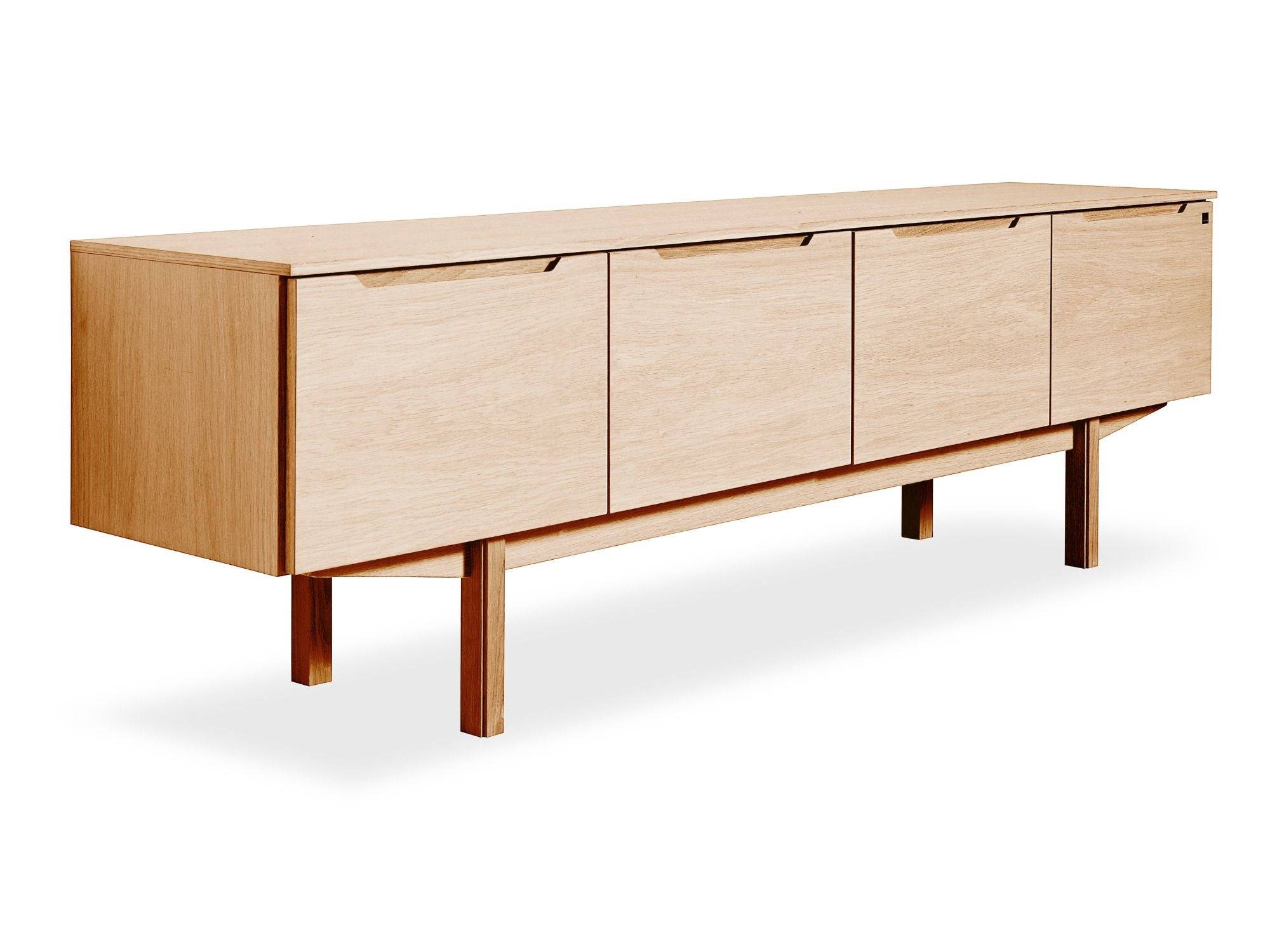 Skovby SM 305 TV/Hi-Fi lowboard (naturolieret eg finér).