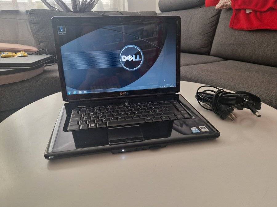 Dell Inspiron 1545 15.6" Intel 1.66GHz 2GB DDR2 Intel HD 160GB S-ATA Windows 7