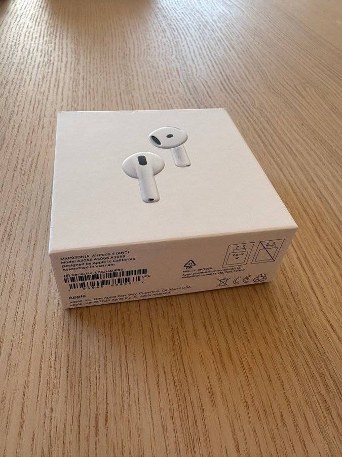 Oanvända Apple AirPods 4 med aktiv brusreducering (ANC) i obruten förpackning