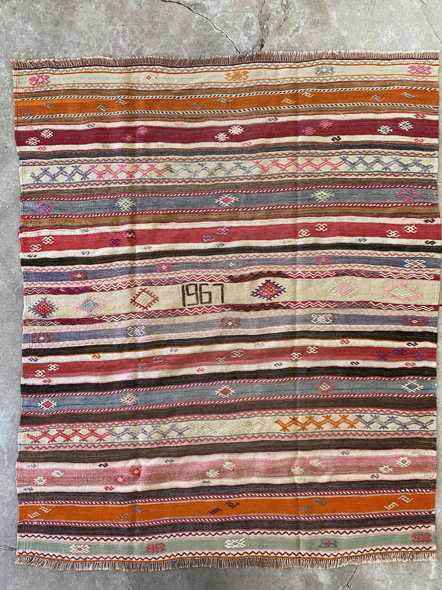 KELIMTÆPPE - str. 153 x 188 cm.