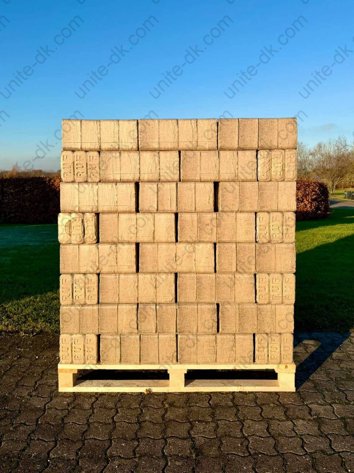 RUF træbriketter UNIPLIT PREMIUM 10 kg / 960 kg Nåletræ, mørk