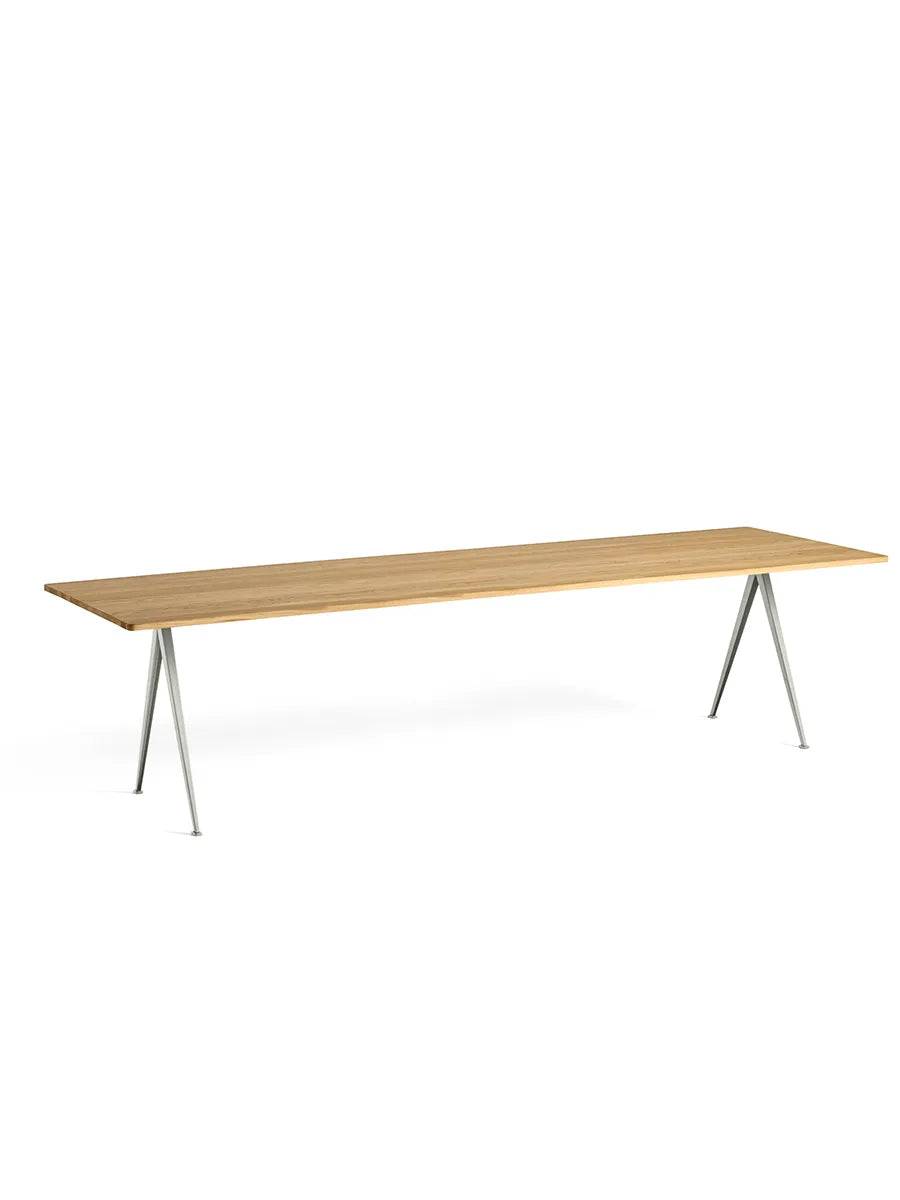 Pyramid 02 bord fra Hay 300 x 85 cm / Beige pulverlakeret stål / Lakeret egetræ (klar lak) - Jacobsen Plus