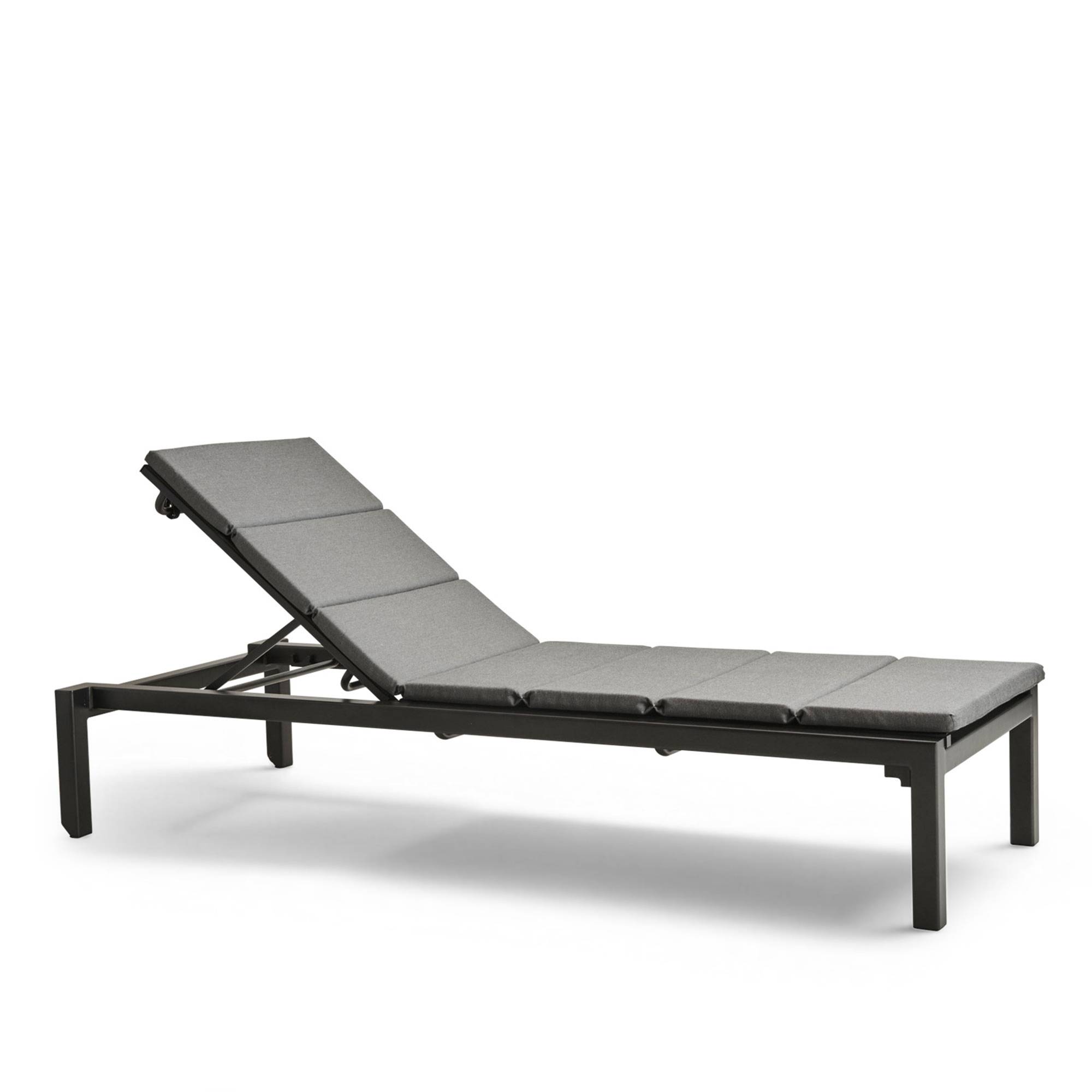 Cane-Line - Relax Dark Grey med dyna Dark Grey - Solsängar - Cane-line Design Team - Metall