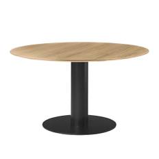 Gubi - GUBI 2.0 Dining Table, Ø 130 cm, Skiva: Trä - Ek, Bas: Svart - Spiseborde - Træ farvet