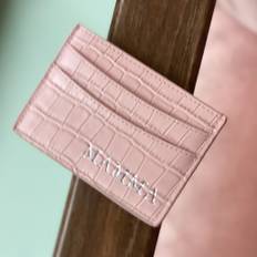 Pink Croc (korthållare): Guld / Stora (36pts - max 5 tecken) / Nej