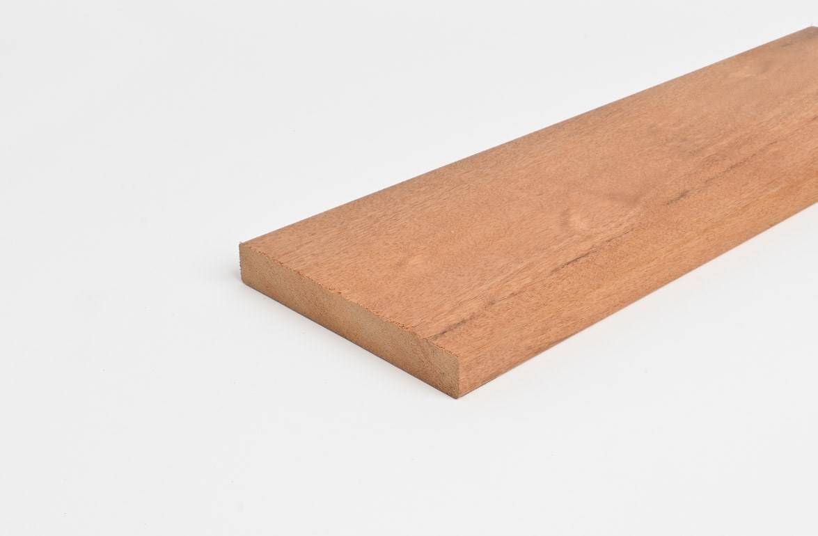 Louro Gamela Terrassebrædt 21x142 mm Glat/Glat
