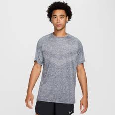 Nike Dri-FIT ADV Stride SS Tee Str. XXL Grå