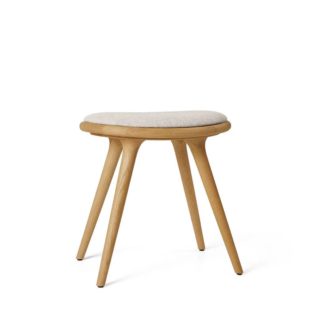 Low Stool, olieret eg, Kvadrat Clay 0012, 47 cm skammel fra Mater - Jacobsen Plus