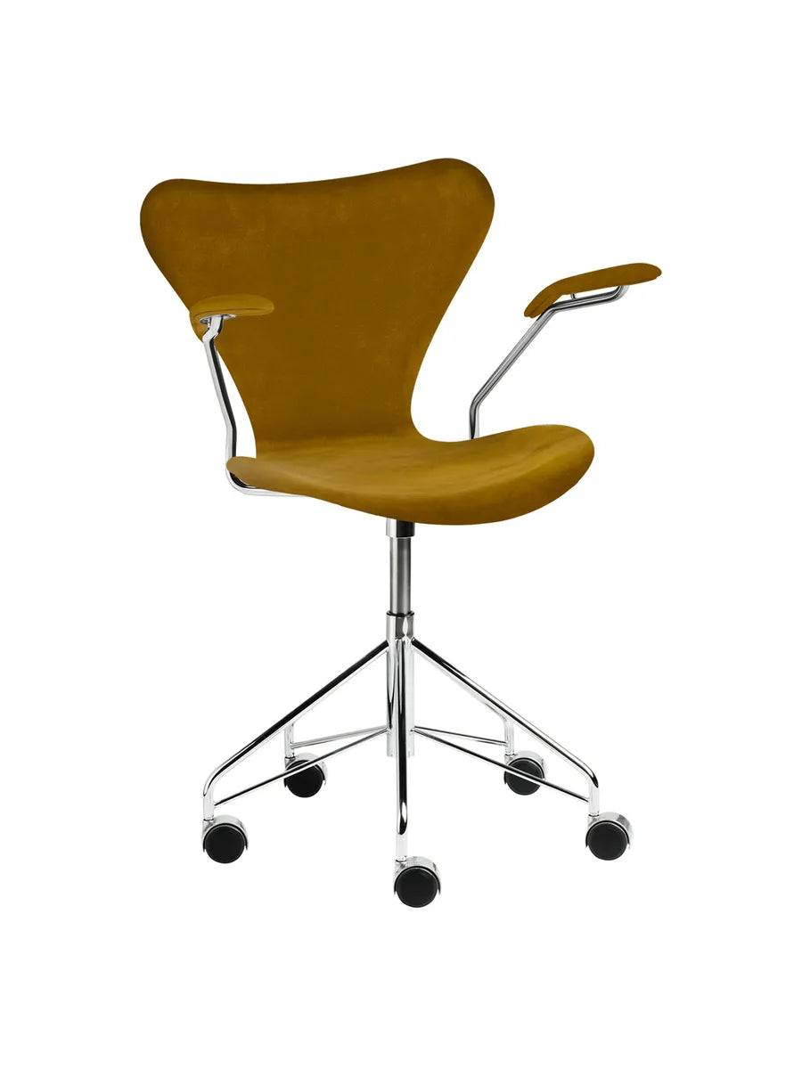 3217 Serie 7 Kontorstol af Arne Jacobsen Fuldpolstret / Belfast (velour) / Soft ochre - Jacobsen Plus
