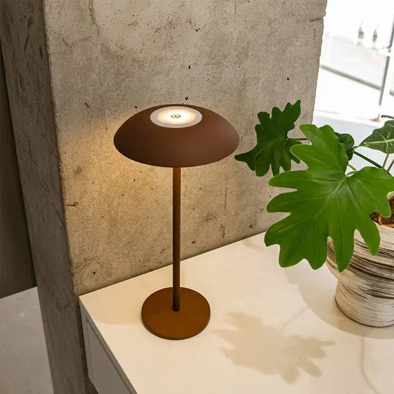 TouchGlow - Elegant Trådlös Bordslampa med Touchkontroll - Brun