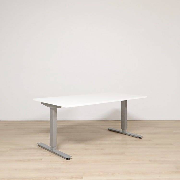 Manuellt justerbart skrivbord BLANDADE VARUMÄRKEN - 140x70cm