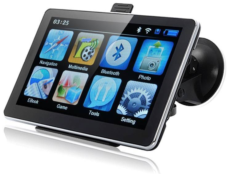 GPS navigator med 7tums skärm och fm-sändare