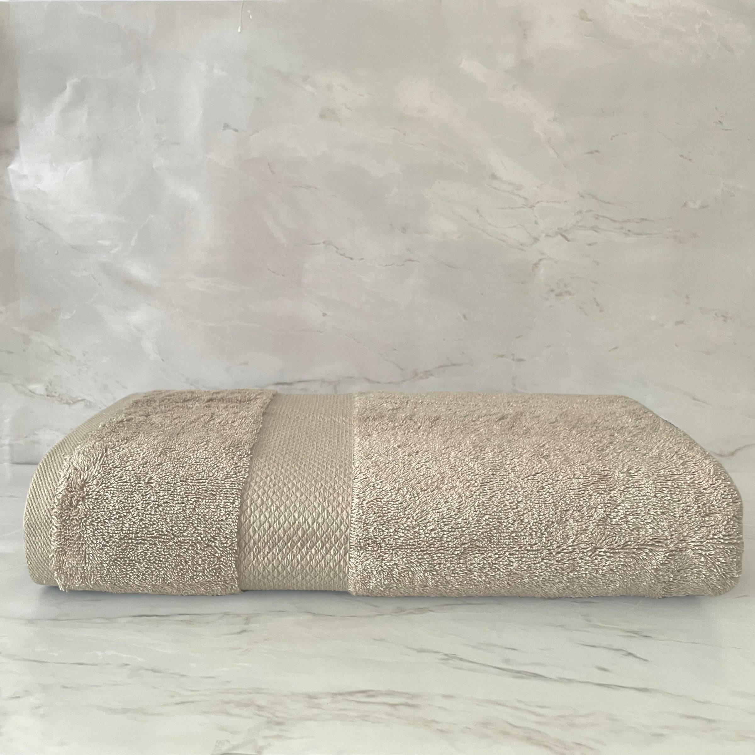 Plush Handtücher aus 100% ägyptischer Baumwolle (700 GSM) – Flauschig, saugfähig & luxuriös weich - Taupe / 2x Gästetuch 30x50