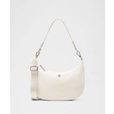 lululemon – City Essentials Schultertasche Klein 3 L – Größe 3 l in Light Ivory/Silver