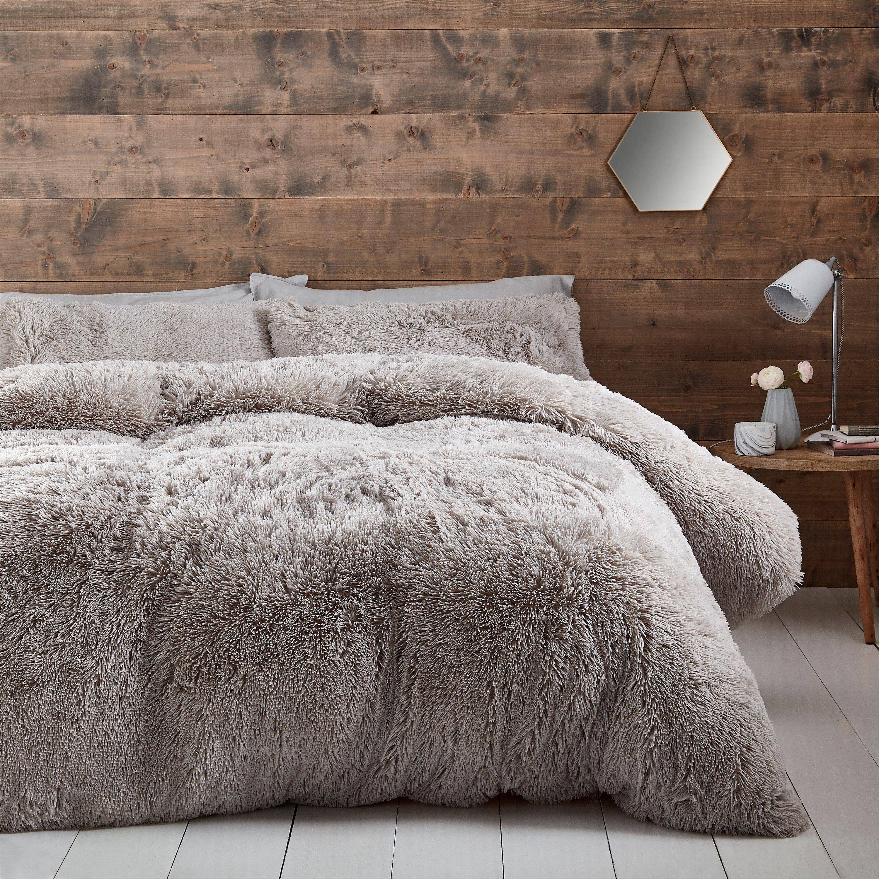 Catherine Lansfield Cuddly Deep Pile Faux Fur Duvet Cover Set