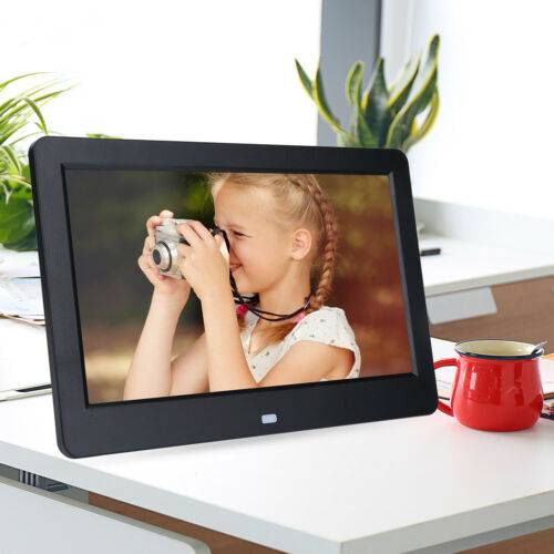 Small Size Digital Photo Frame 7 inch Desktop Digital LCD Screen autoplay Pictures videos in loop