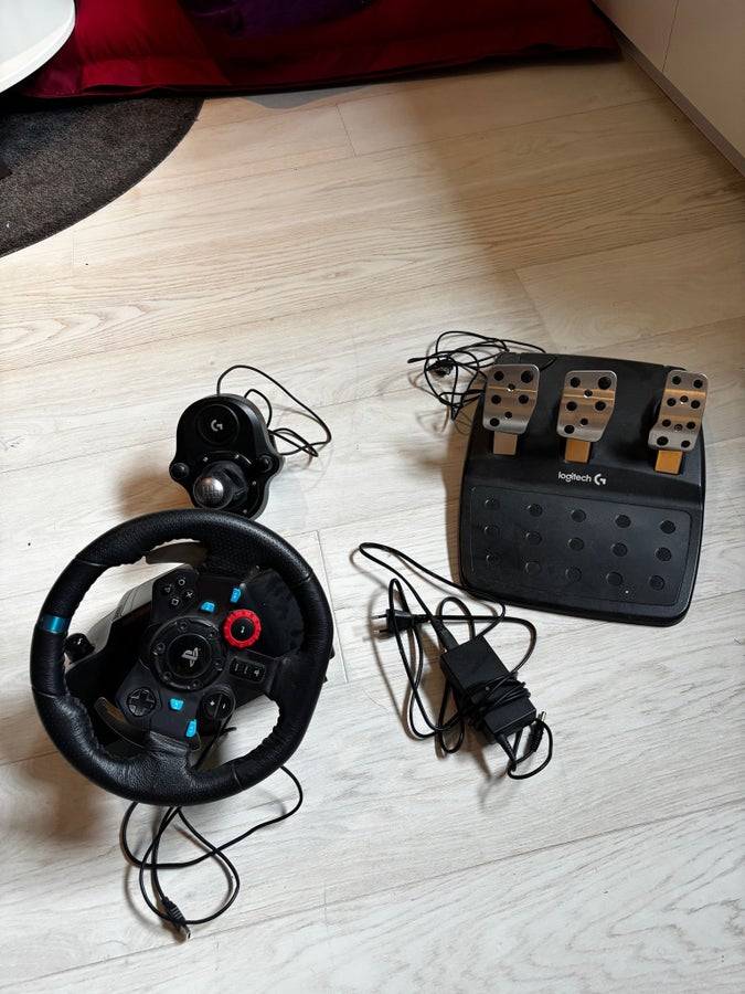 Logitech G29 ratt, pedaler och växelspak