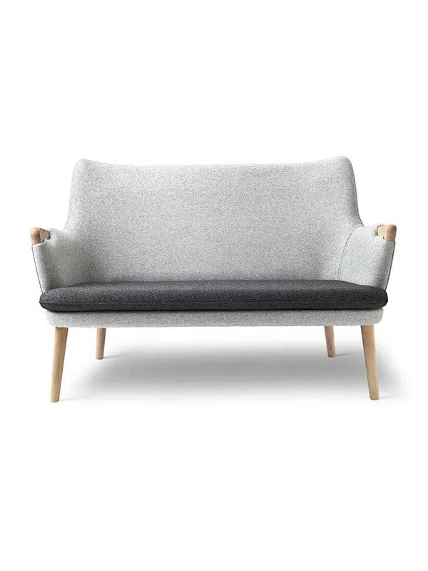 CH72 Sofa af Hans J. Wegner Eg-stofgruppe 2 / Olie - Jacobsen Plus