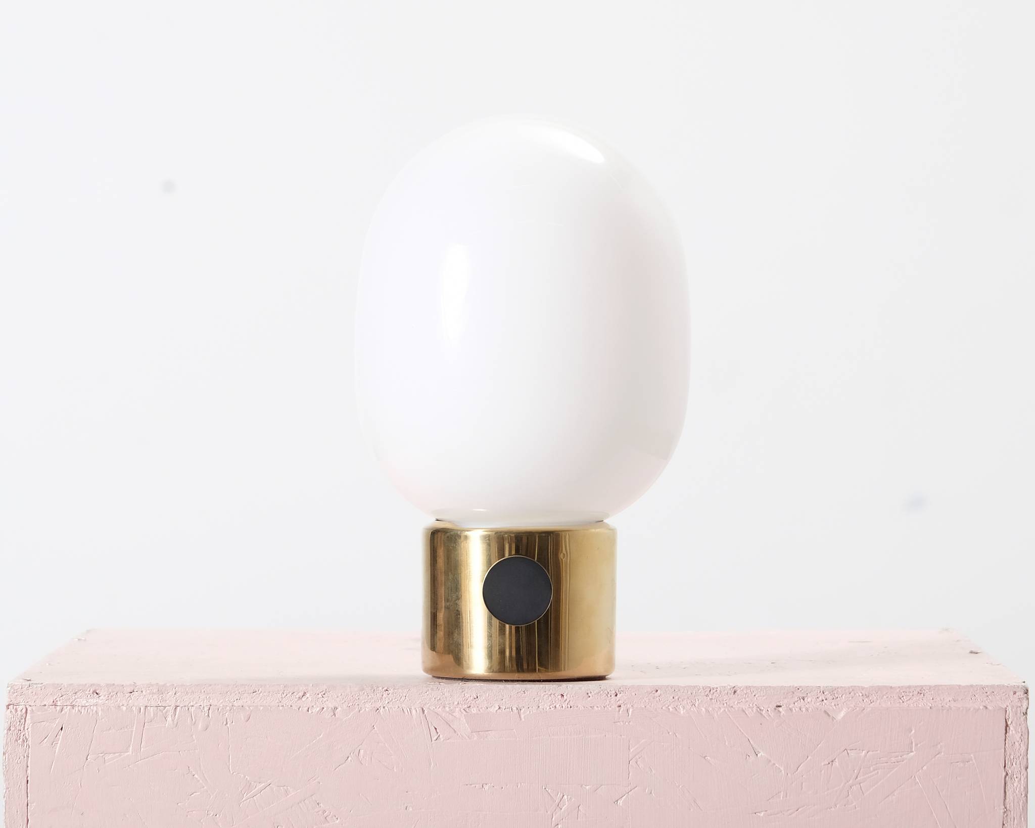 Audo Copenhagen JWDA bordslampa mässing