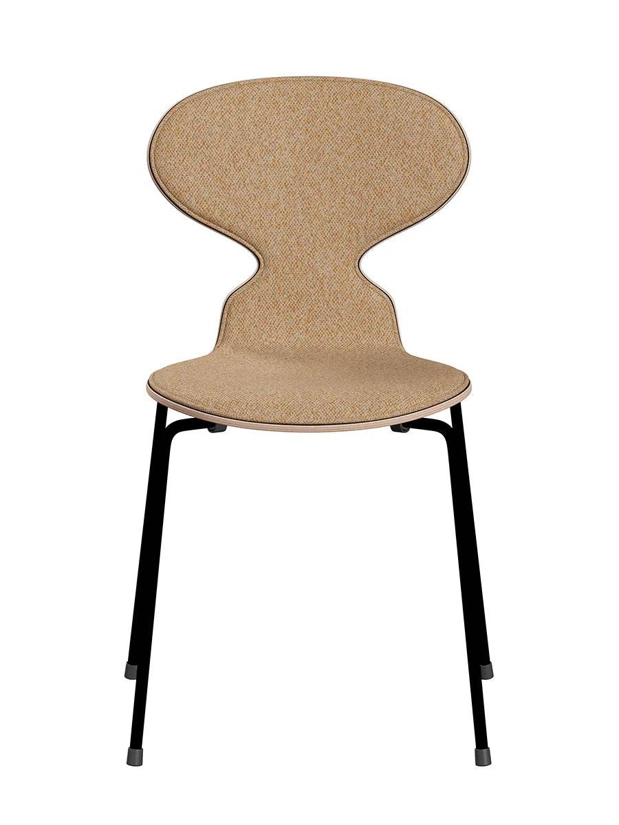 3101 Myren Stol, forsidepolstret af Arne Jacobsen Egefinér-Vanir 413 tekstil / Sort - Jacobsen Plus