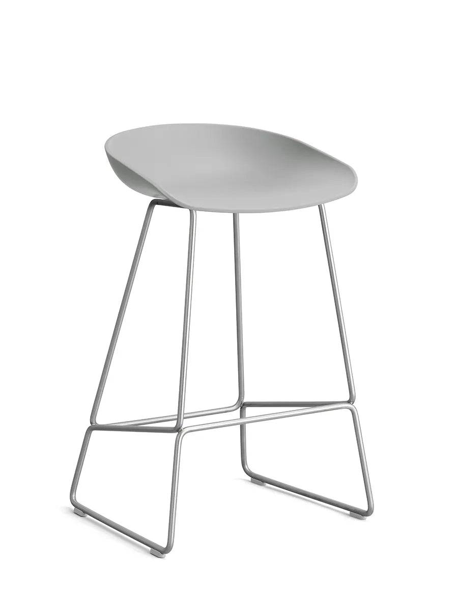 About a Stool AAS38 fra Hay Lav - B 47 x D 45 x H 65-76 cm / Concrete grey / Rustfrit stål - Jacobsen Plus