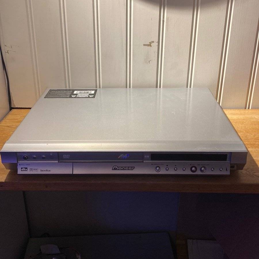 Pioneer DVD-inspelare DVR-720H-S. Defekt