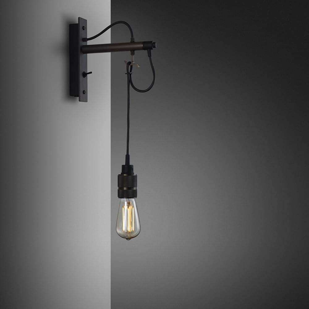 Hooked vägglampa i nude stål, grafit och bränd brons