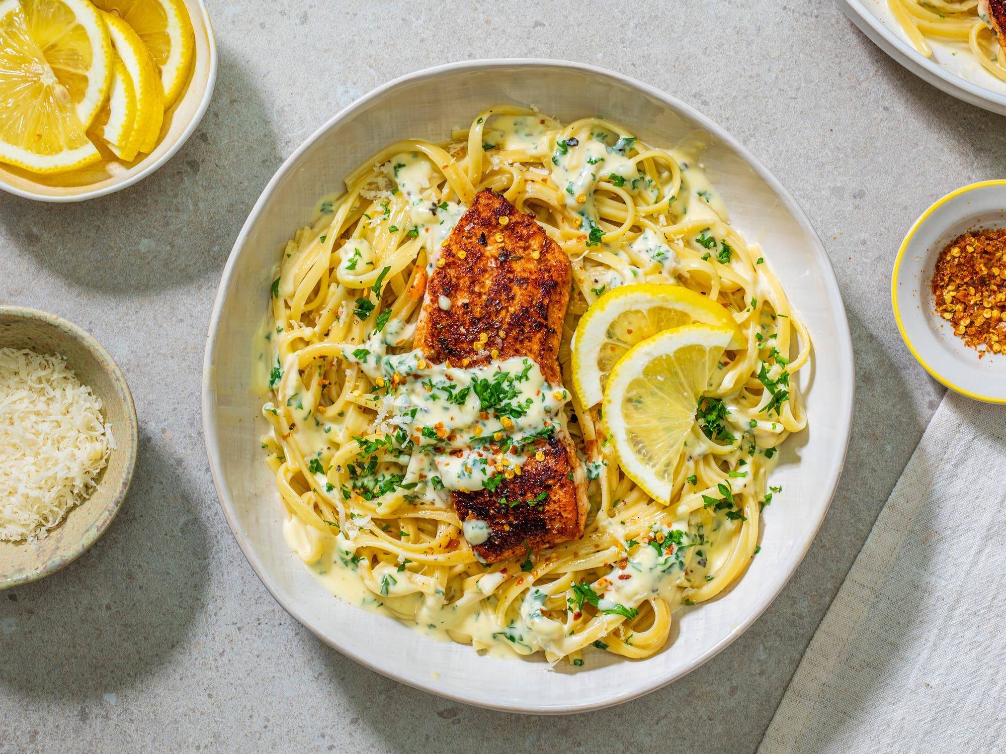 Lax med krämig citronpasta