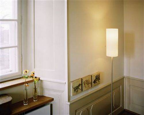 Club gulvlampe Serien Lighting - mellem / Vælg skærm pastel gul