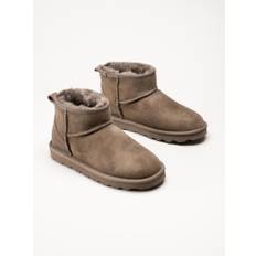 Rugged Gear - Bondi Mini LUXE - Grå fårskinnsfodrade boots i mocka storlek 37 - Stone (37)