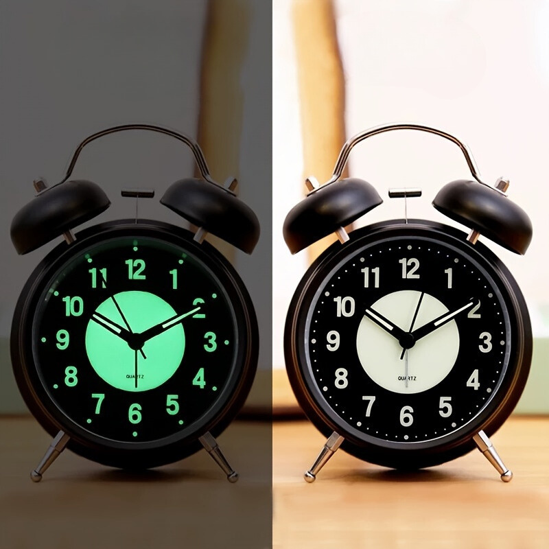 GlowClock – Modern Tyst Belyst Metall Väckarklocka - Svart
