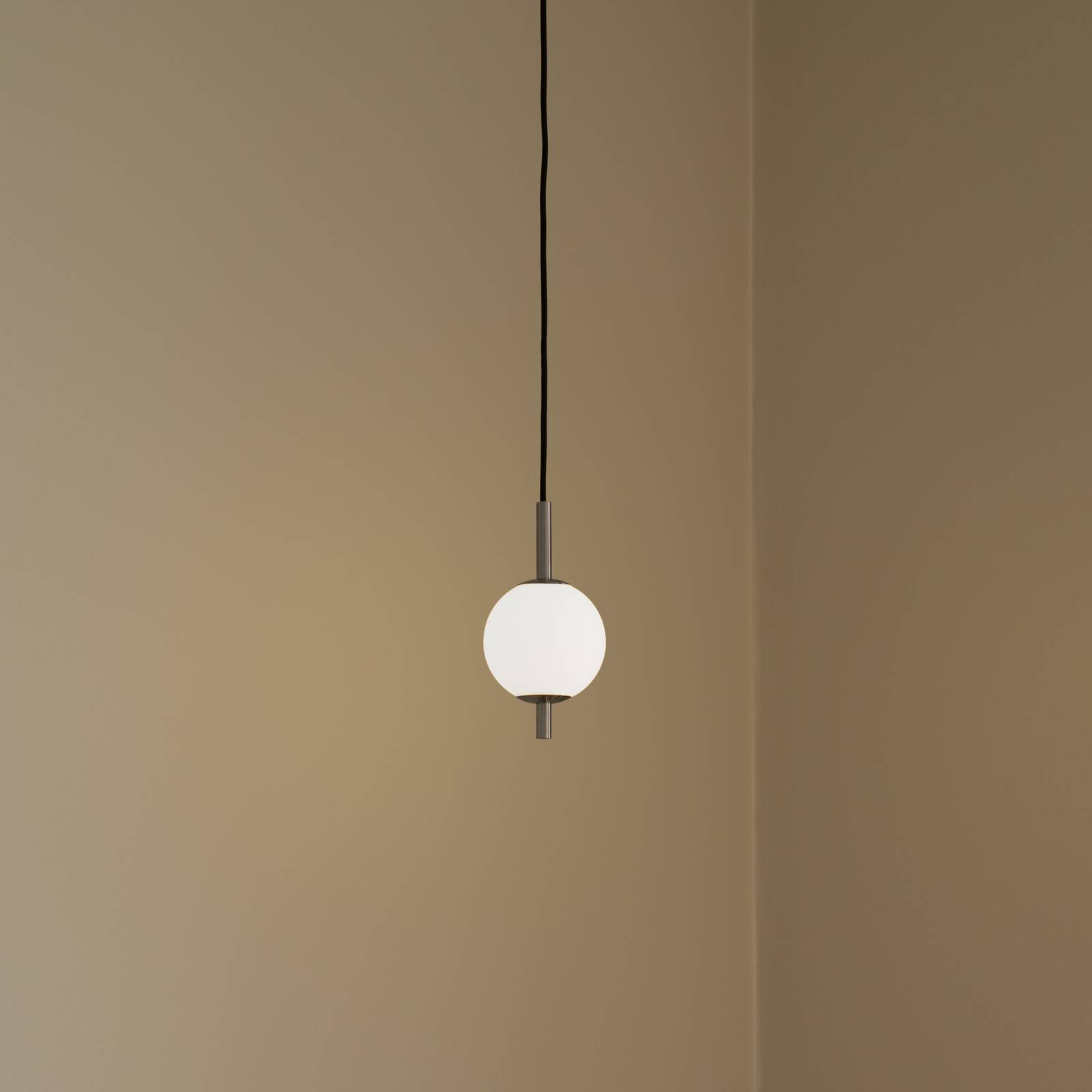 UMAGE Design pendellampa Audrey, dimbar, Aluminium / grå / zink, Vardagsrum / matsal, Metall, Design, Pendellampa