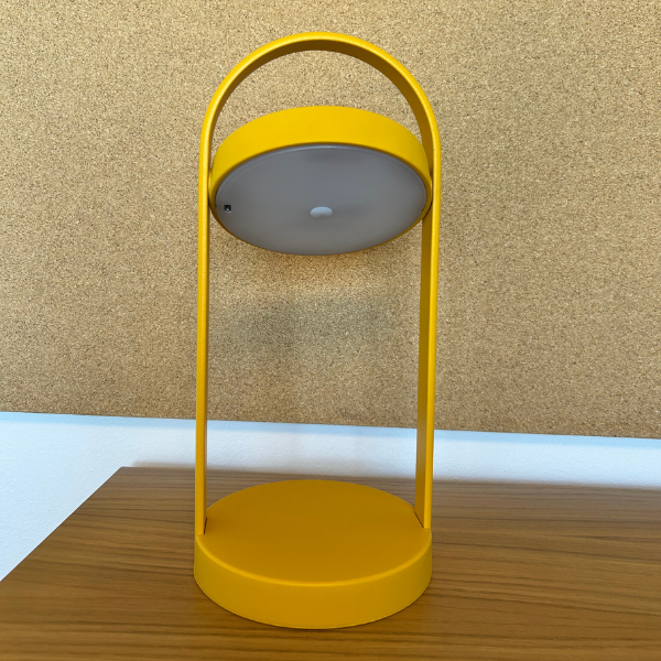 Giravolta LED bordlampe - Aarhus outlet.