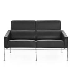 Fritz Hansen - Serie 3300 2-sits soffa, Läder: Kat. 7 Grace Black - Soffor - Arne Jacobsen - Svart