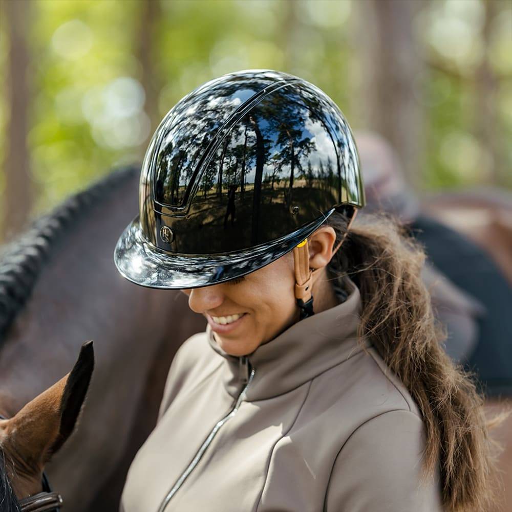 Ridhjälm Vision Shiny Gem Mips Hansbo Svart